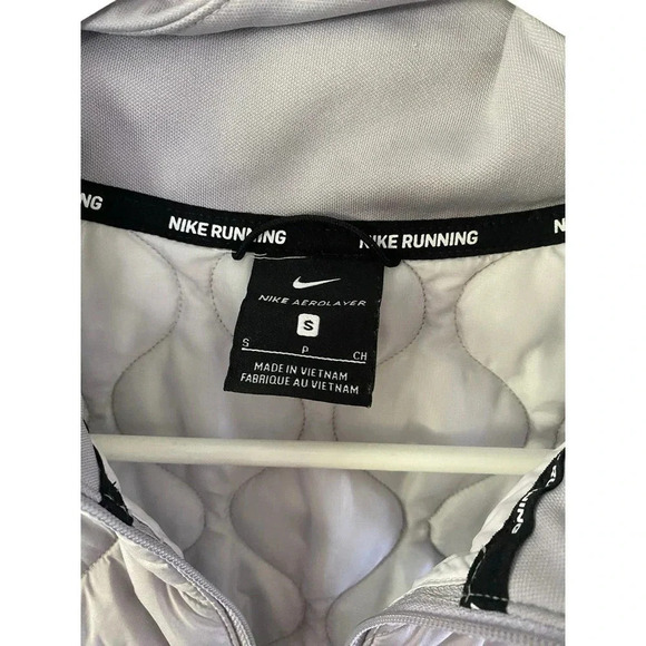 Nike Aerolayer Gray Quilted BV3869-059 Thermal Running Vest Size Small - Picture 3 of 3